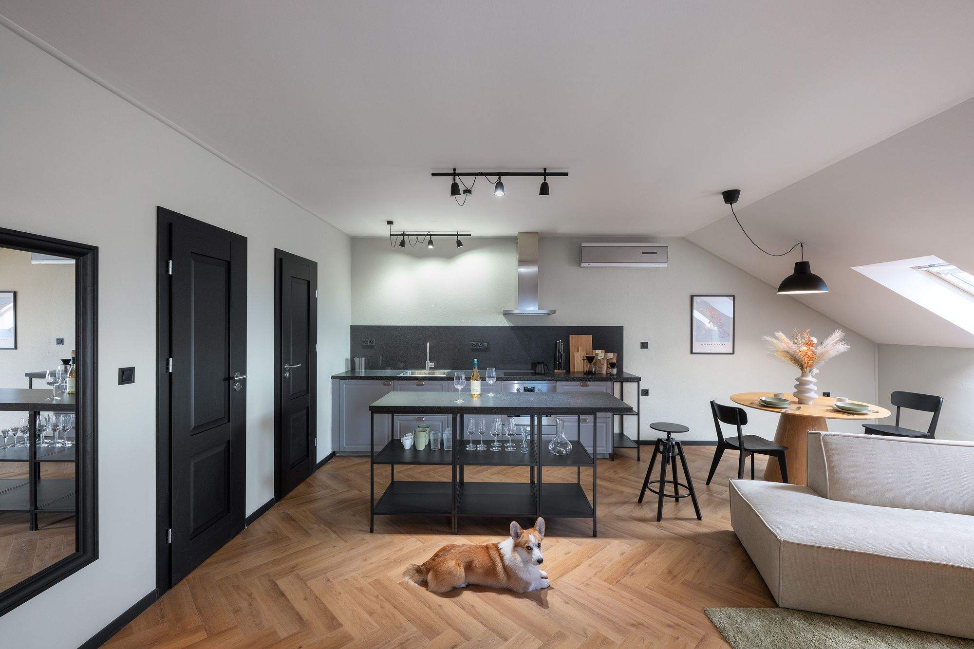 Apartment Antré 2 — modernes Dachgeschoss mit Küche